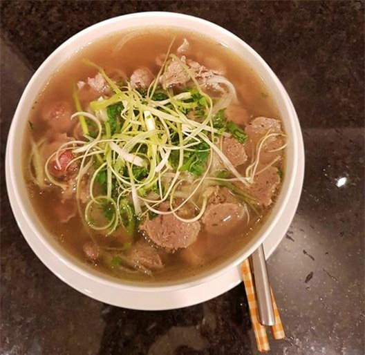 bua sang de hue ca tuan khong trung mon cua me viet xa que huong khien ai cung ne - 20