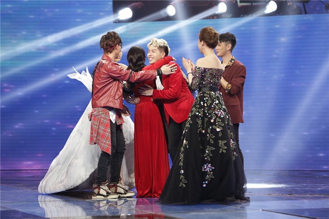 Gia đình hoa dâm bụt Hòa Minzy, Đức Phúc, Erik dắt tay nhau vào Chung kết Cặp đôi hoàn hảo-1