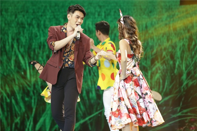 Gia đình hoa dâm bụt Hòa Minzy, Đức Phúc, Erik dắt tay nhau vào Chung kết Cặp đôi hoàn hảo-10