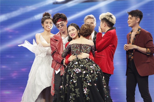 Gia đình hoa dâm bụt Hòa Minzy, Đức Phúc, Erik dắt tay nhau vào Chung kết Cặp đôi hoàn hảo-2