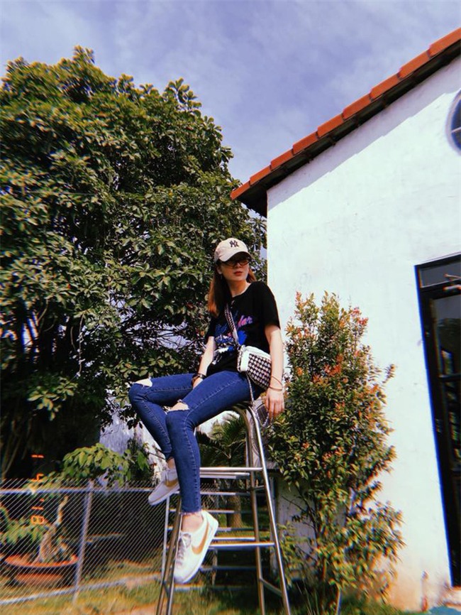 Phạm Hương khoe chân dài bất tận, Kỳ Duyên diện phụ kiện hàng hiệu chất lừ trong street style tuần này - Ảnh 13.