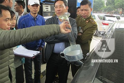 [Nóng] Petrolimex được giải oan, khách hàng công nhận bình xăng ôtô 70l ních được 81,9l - Ảnh 2.