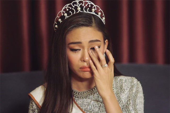 Mâu Thủy bị tố diễn sâu khi kể không có tiền mua váy, để mẹ phải đi xe đò