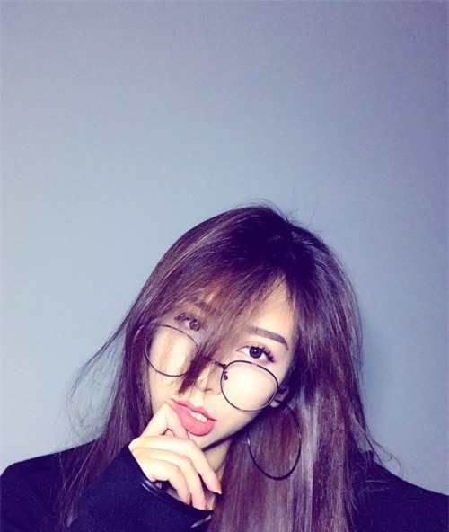 Chân dung bạn gái xinh đẹp khiến Yanbi ‘tự nguyện’ unfriend hết gái xinh trên Facebook - Ảnh 2.