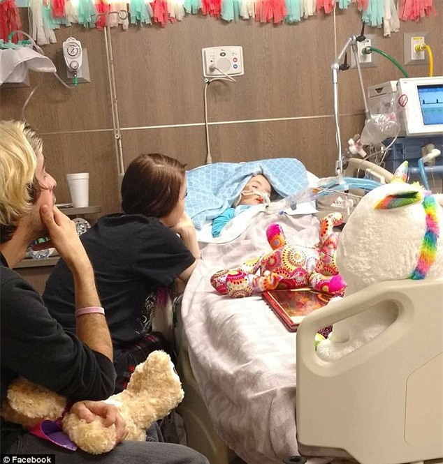 Cùng lúc chứng kiến con gái và bố ruột chết dần ngay trước mắt, người phụ nữ đăng tấm hình đau lòng khiến ai cũng xúc động - Ảnh 3.