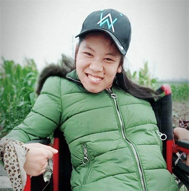 co thu thu bai nao go chu bang mieng, lat sach bang luoi khien ai cung ne phuc - 1