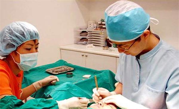 cu ngo len doi nhan sac, ai de "song chung" voi cam hong vi... muon chuan v line! - 9