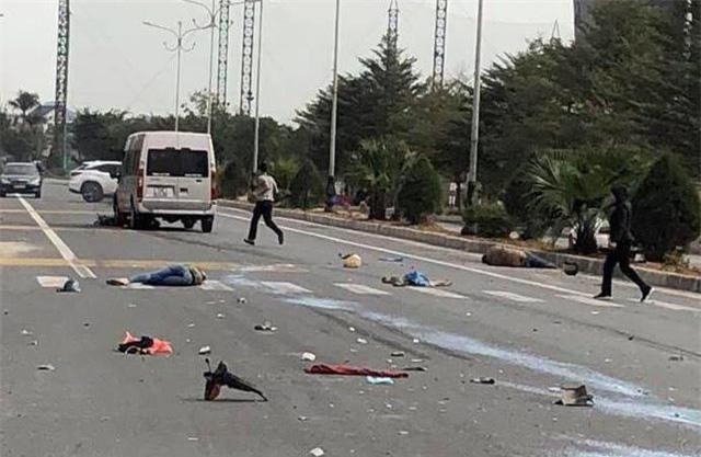 tai nan giao thong nghiem trong: bo chong nguy kich, con dau chet tham - 1