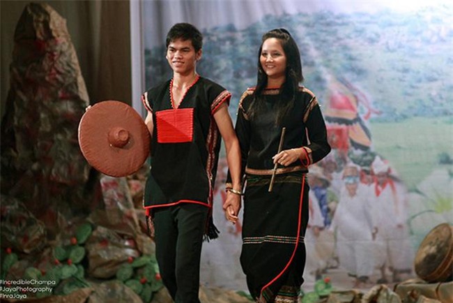 lo hinh anh hiem cua tan hoa hau hoan vu h'hen nie nam 19 tuoi - 3