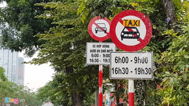 Tài xế Uber, Grab Hà Nội: Muốn về nhà chắc phải xé logo