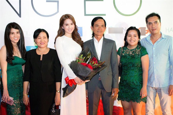 Khi đã giàu có, Ngọc Trinh lo cho gia đình không thiếu thứ gì. - Tin sao Viet - Tin tuc sao Viet - Scandal sao Viet - Tin tuc cua Sao - Tin cua Sao