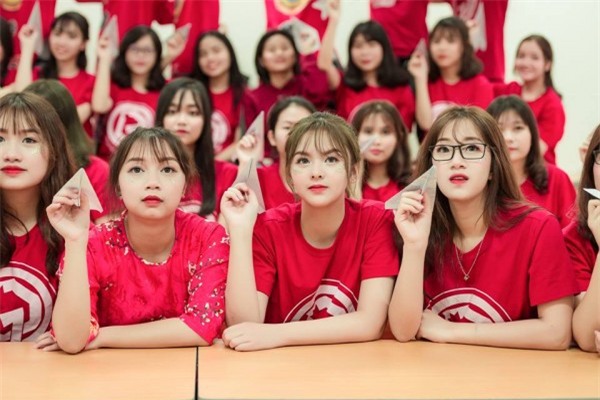 Lại xuất hiện thêm một nữ sinh Hà Nội sở hữu vẻ đẹp lai Tây khó rời mắt! - Ảnh 3.