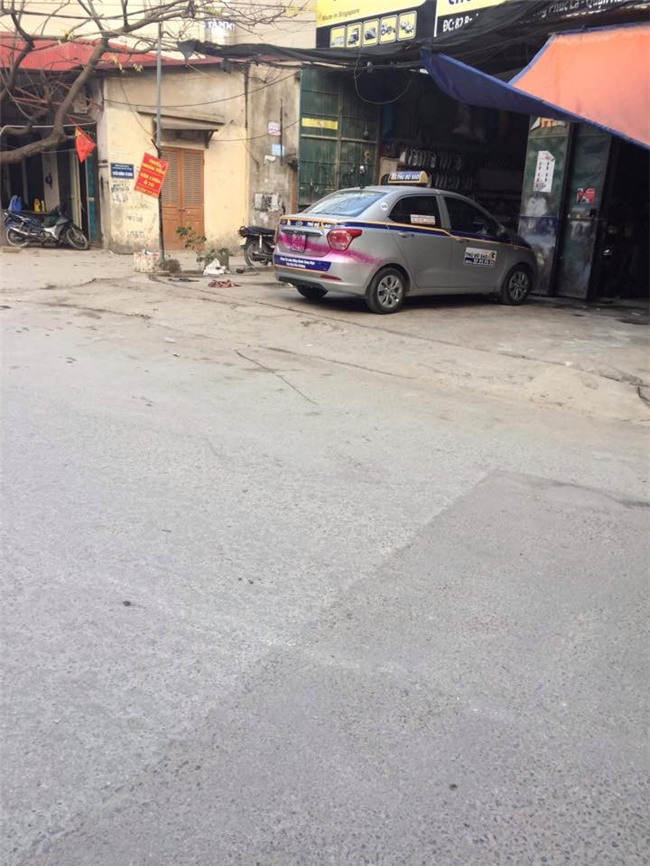 Hàng loạt ô tô bị xịt sơn bẩn tại chung cư Văn Quán, Hà Đông
