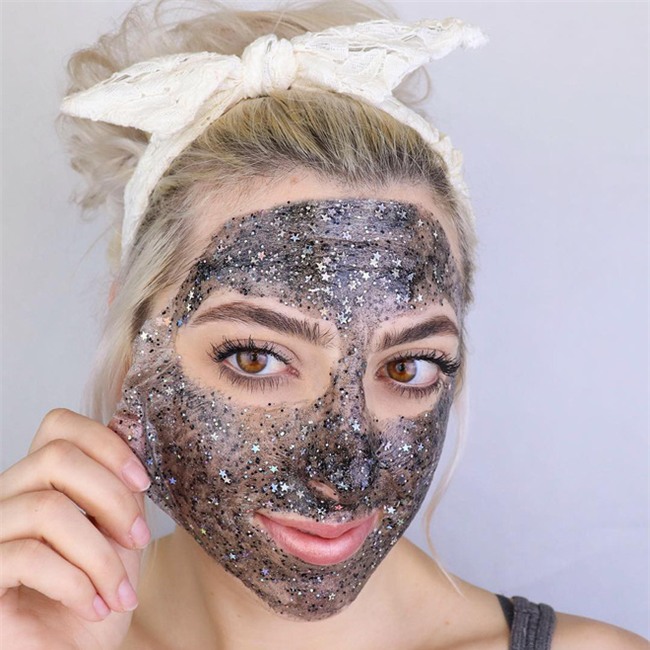 Đây chính là 2 loại mặt nạ lấp lánh đang khiến các tín đồ làm đẹp mê đắm và review về chúng - Ảnh 3.