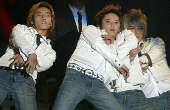 17 hinh anh "gay hieu lam" cua my nhan viet va sao chau a hinh anh 8