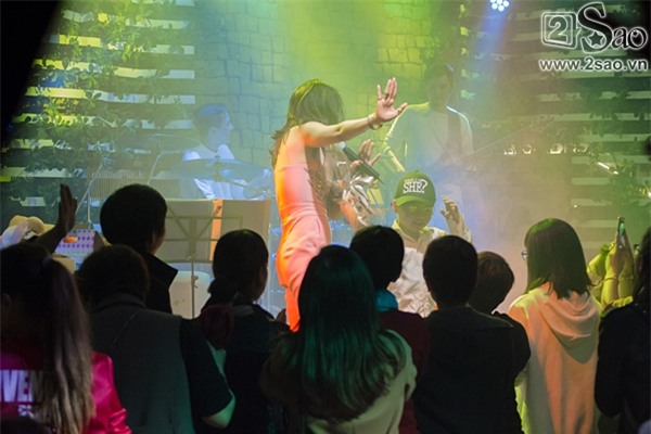 Thông báo khỏi bệnh, Mỹ Tâm quẩy hết mình cùng fan nhí trong vũ điệu say rượu-7