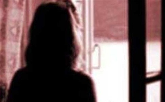 Bị cưỡng hiếp có thai, thiếu nữ làm đơn xin tự tử - Ảnh 1.