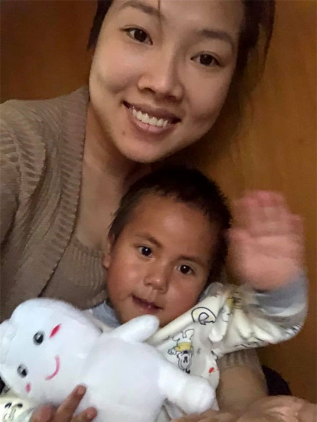 'Em be Muong Lat co the chet neu khong duoc dua di kip thoi' hinh anh 2