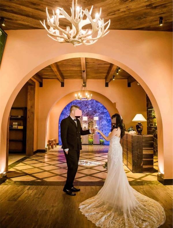 Chụp ảnh cưới cho người quen, chủ cửa hàng cay đắng vì không được trả tiền thanh toán 7