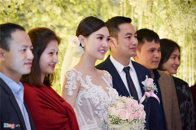 Nguoi dep Ngoc Duyen rang ro trong le cuoi voi chong hon 18 tuoi hinh anh 2