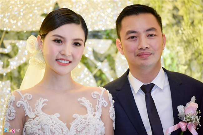 Nguoi dep Ngoc Duyen rang ro trong le cuoi voi chong hon 18 tuoi hinh anh 3