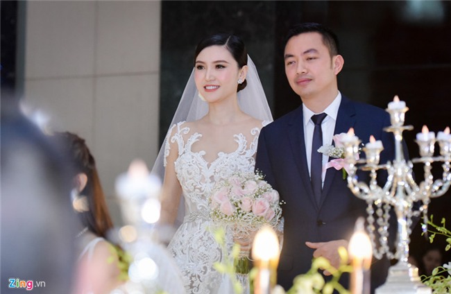 Nguoi dep Ngoc Duyen rang ro trong le cuoi voi chong hon 18 tuoi hinh anh 4