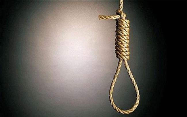 nam thanh nien bang hoang khi thay nguoi yeu tu vong trong tu the treo co - 1