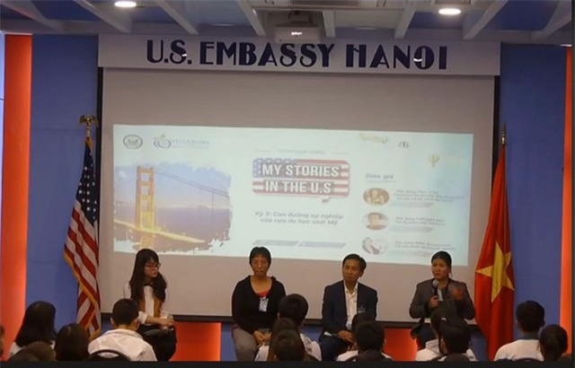 Diễn giả Nguyễn Thu Thảo (người đầu tiên bên phải) – tốt nghiệp thạc sĩ tại American University Washington D.C.