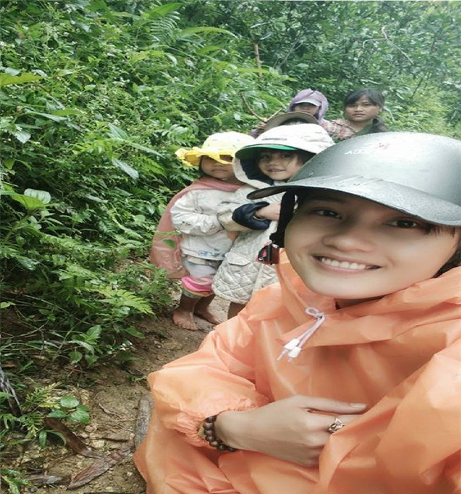 Rớt nước mắt những đôi chân trần bé nhỏ giữa giá lạnh - Ảnh 3.