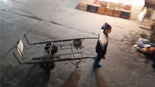 Chợ Long Biên,Lao động nghèo,Hôn nhân