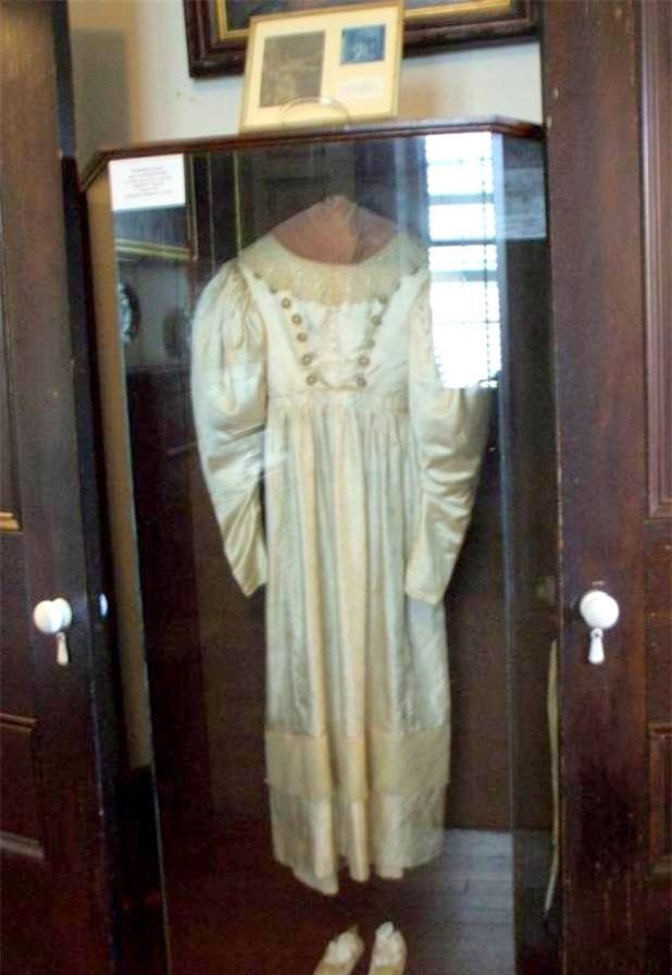 9 cổ vật mang lời nguyền đáng sợ: Cổ vật cuối cùng cướp đi cả vẻ ngoài lẫn sức khoẻ của chủ nhân - Ảnh 2.