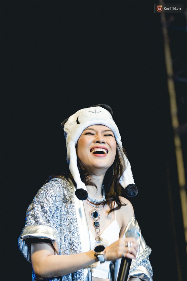 "Nghịch lý" Mỹ Tâm tuổi 37: Càng lớn thì càng trẻ trung và "lầy lội"! - Ảnh 11.