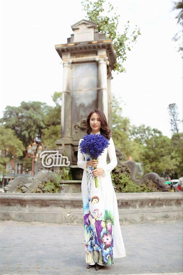 Không chỉ xinh đẹp, Ngọc Ánh còn chăm chỉ tham gia các hoạt động trường lớp