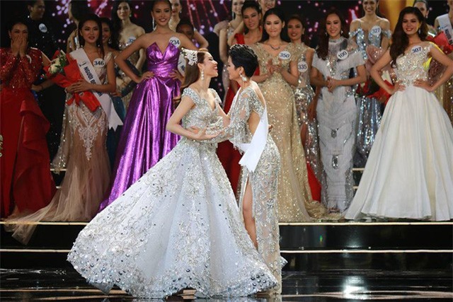 Chỉ trong 1 tuần, Hoa hậu này được tung hô, Hoa hậu khác lại bị ruồng bỏ