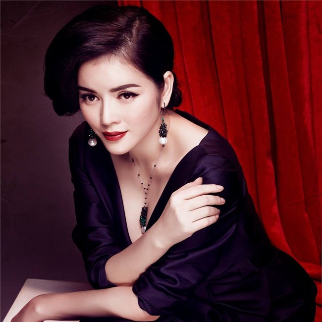 tuoi u40, ly nha ky van khoe nguc day lap lo 