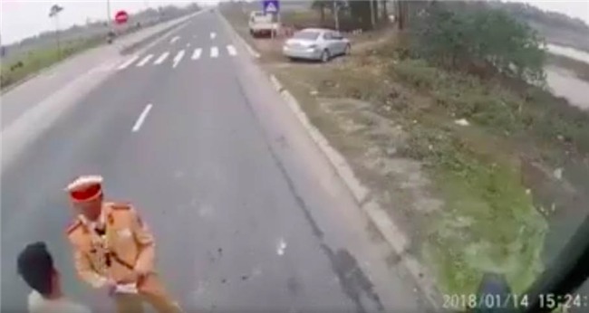 CSGT,CSGT nhận mãi lộ,mãi lộ,Công an Hà Nam