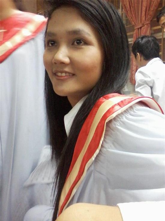 xon xao loat anh thoi qua khu ngay ngo cua tan hoa hau h'hen nie - 2