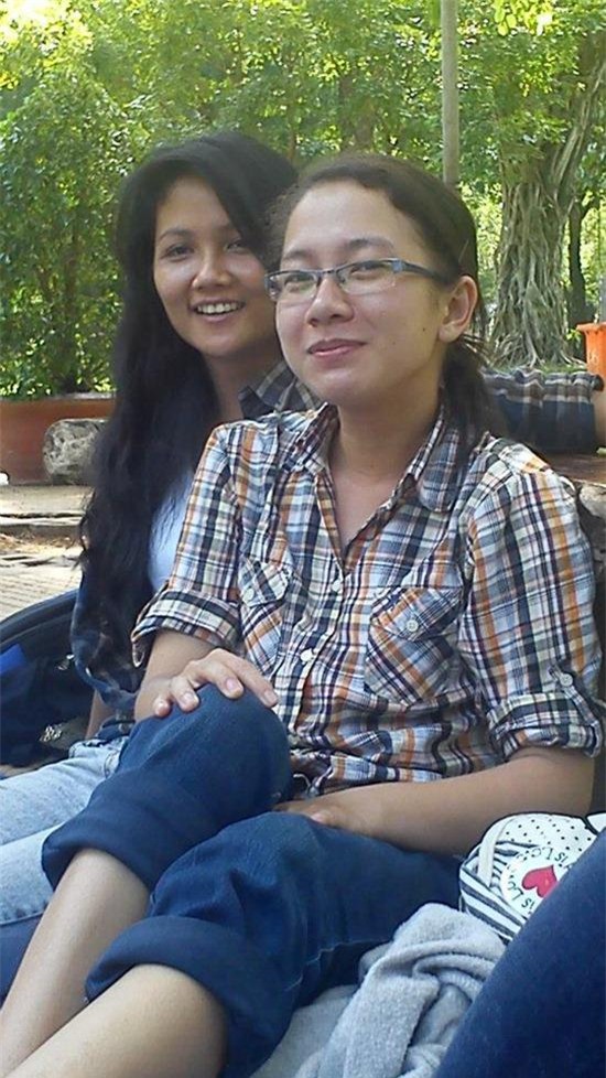 xon xao loat anh thoi qua khu ngay ngo cua tan hoa hau h'hen nie - 3