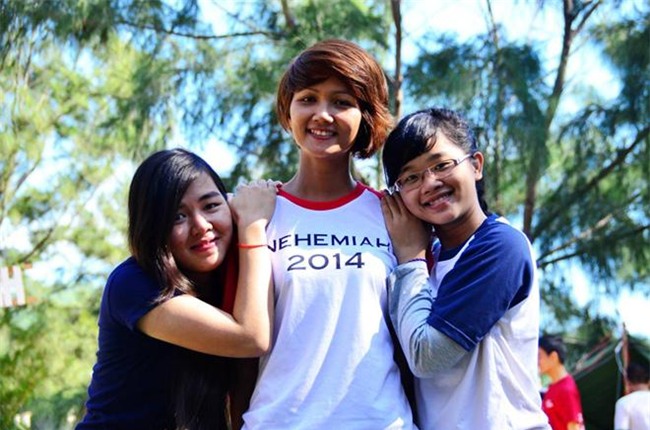 xon xao loat anh thoi qua khu ngay ngo cua tan hoa hau h'hen nie - 6