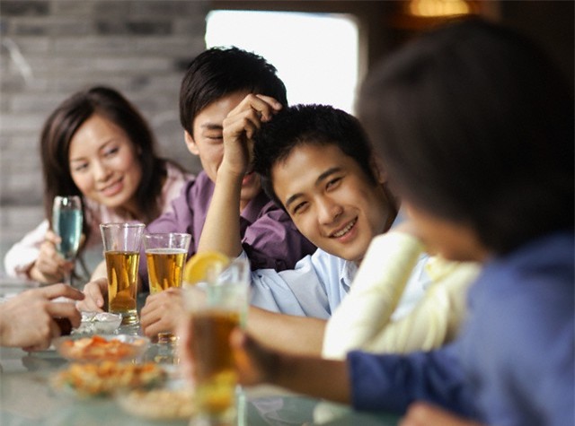 Sau khi đạt được mục đích, người yêu nhìn em đầy nghi ngờ rồi hỏi một câu khiến em tái tê - Ảnh 1.