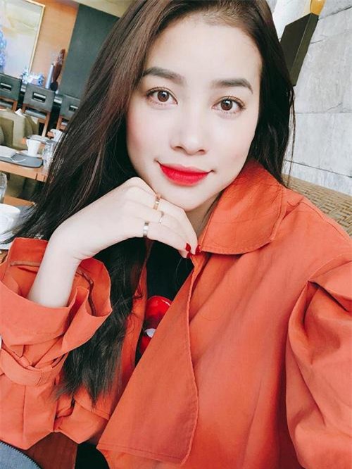 day chinh la cach giup pham huong co duoc 3 vong quyen ru va lan da cang bong - 11