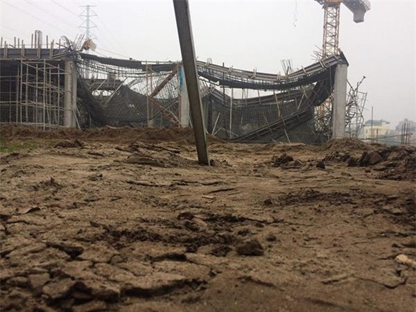 ha noi: sap gian giao luc rang sang, 3 nguoi tu vong, 3 nguoi bi thuong nang - 2