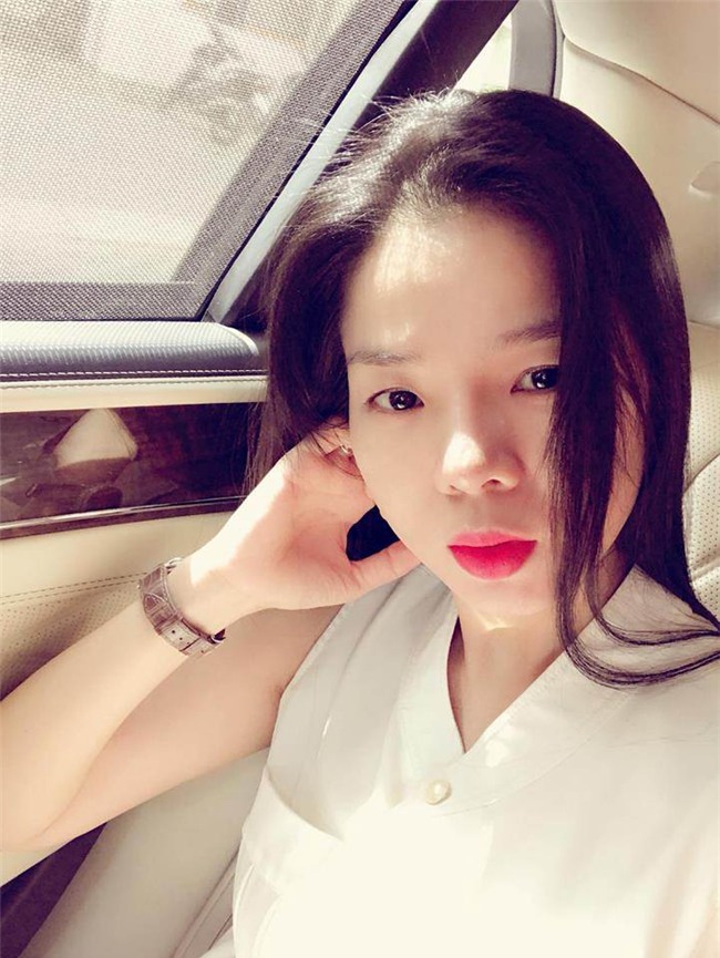 hoc tap "me bim sua" le quyen cach chon mau son giup sang bung khuon mat! - 13