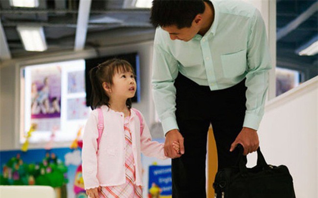 Tâm thư ông bố bác sĩ gửi con gái còn nhỏ đã phải đi trực cùng bố, mẹ đi tu nghiệp 1 năm mới gặp một lần gây xúc động - Ảnh 2.