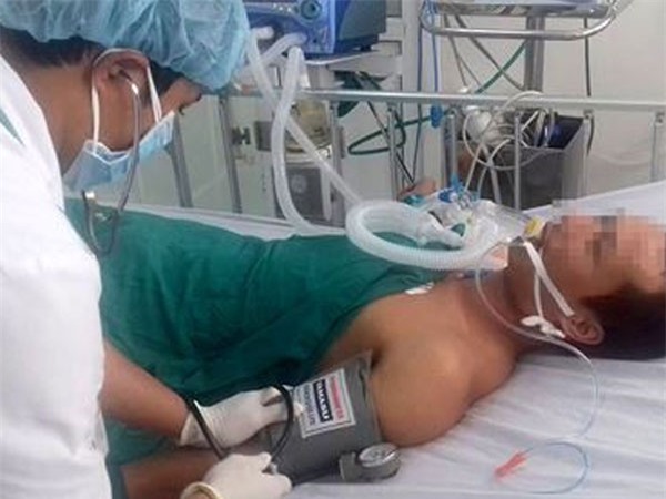 Treo cổ tự vẫn rồi livestream trên facebook