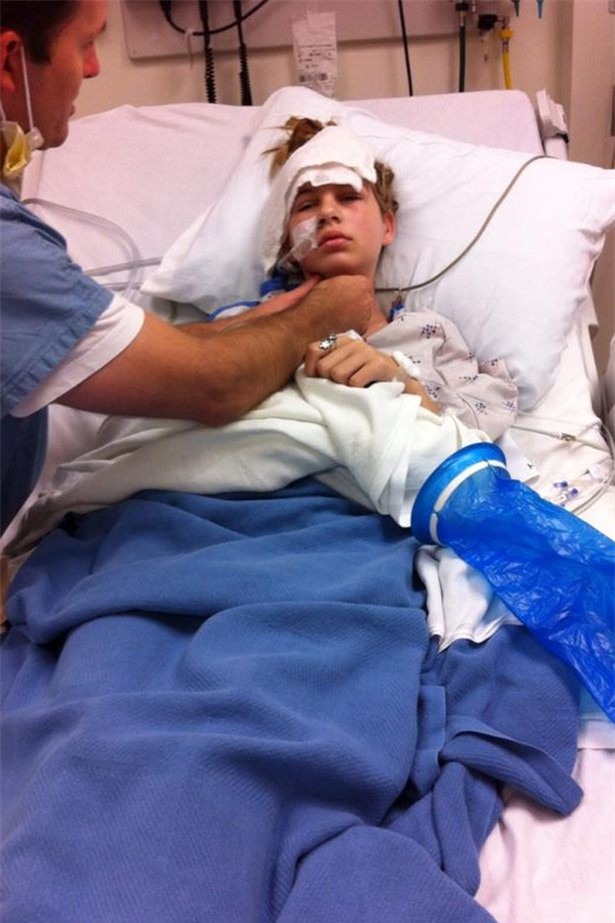 Sử dụng băng vệ sinh sai cách, người phụ nữ suýt nữa mất mạng, phải cắt bỏ cả 2 chân vì đau đớn - Ảnh 6.