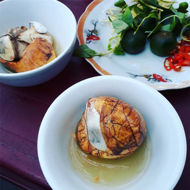 5 món trứng nghe đồn là rất ngon, nhưng muốn ăn cần chuẩn bị thật nhiều can đảm - Ảnh 3.