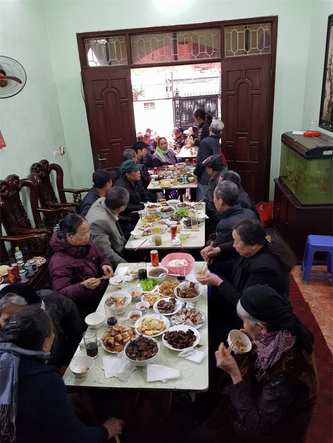 Nàng dâu Hà Nội khoe được ngủ nướng đến 9h sáng dù nhà có giỗ, cộng đồng mạng tranh cãi - Ảnh 2.