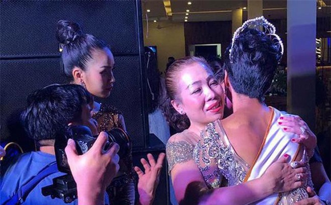 Vừa ngầm tố HHen Niê mặc vái nhái, NTK Chung Thanh Phong đã rút lại vì không muốn đẩy sự việc xa hơn - Ảnh 6.