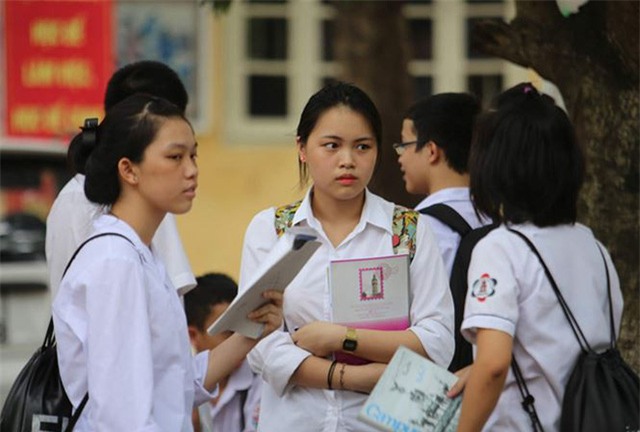 Thí sinh thi vào lớp 10 tại Hà Nội năm 2017. (ảnh minh họa)